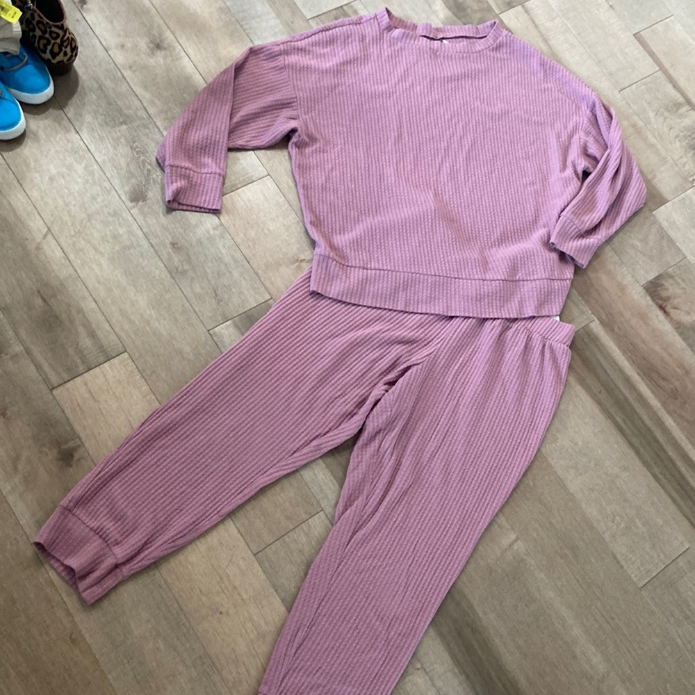 Loungewear pants and sweater set, size L